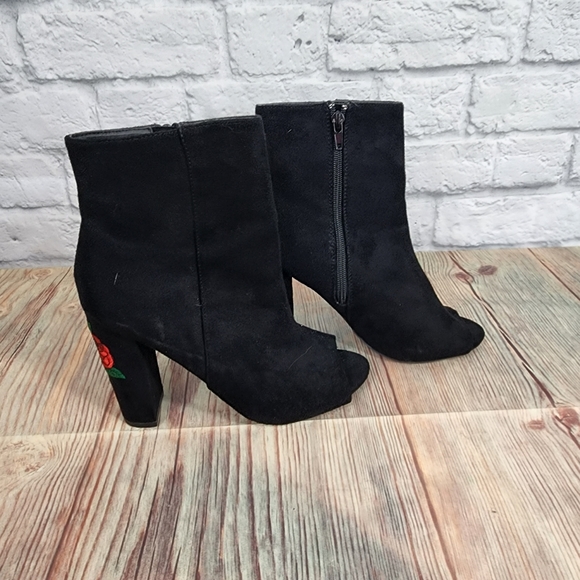 Rue21 ETC Rose Heel Embroidered Open Toe Bootie - Picture 2 of 6